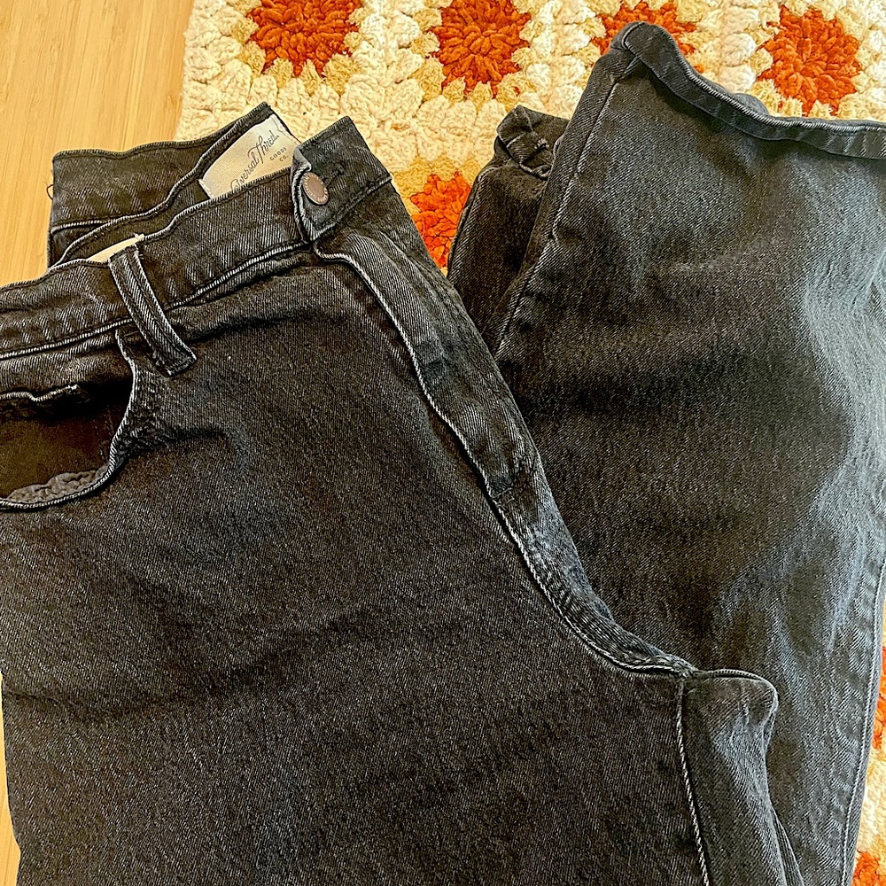 Universal Thread Jeans